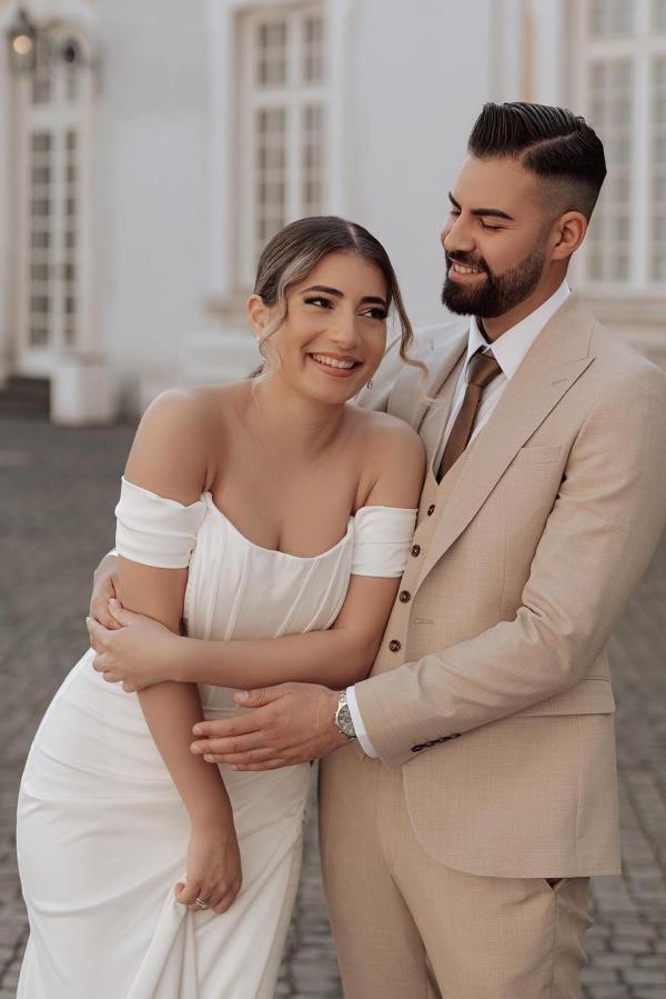 Simple Off-the-shoulder Mermaid Wedding Dresses With Slit