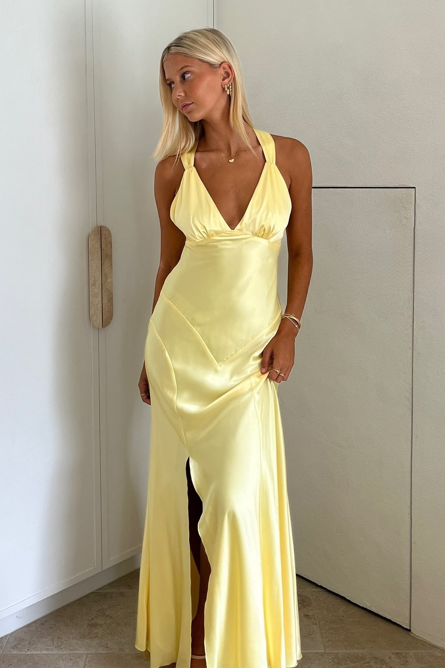 Simple Sheath V Neck Yellow Long Prom Dress with Open Back