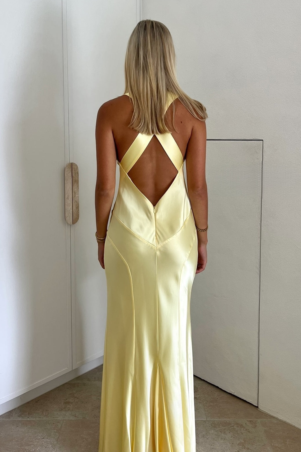 Simple Sheath V Neck Yellow Long Prom Dress with Open Back
