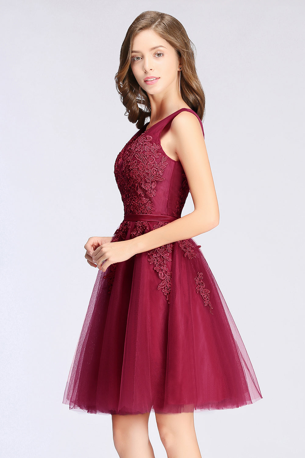 Sleeveless Appliques Tulle Lace V-Neck Knee Length Dress