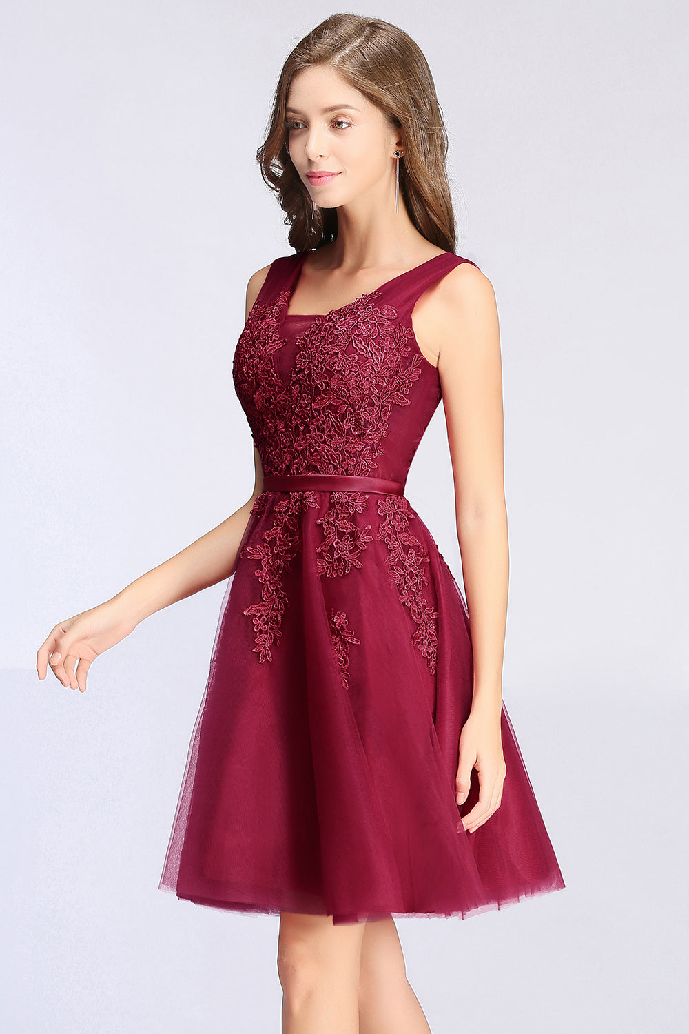 Sleeveless Appliques Tulle Lace V-Neck Knee Length Dress