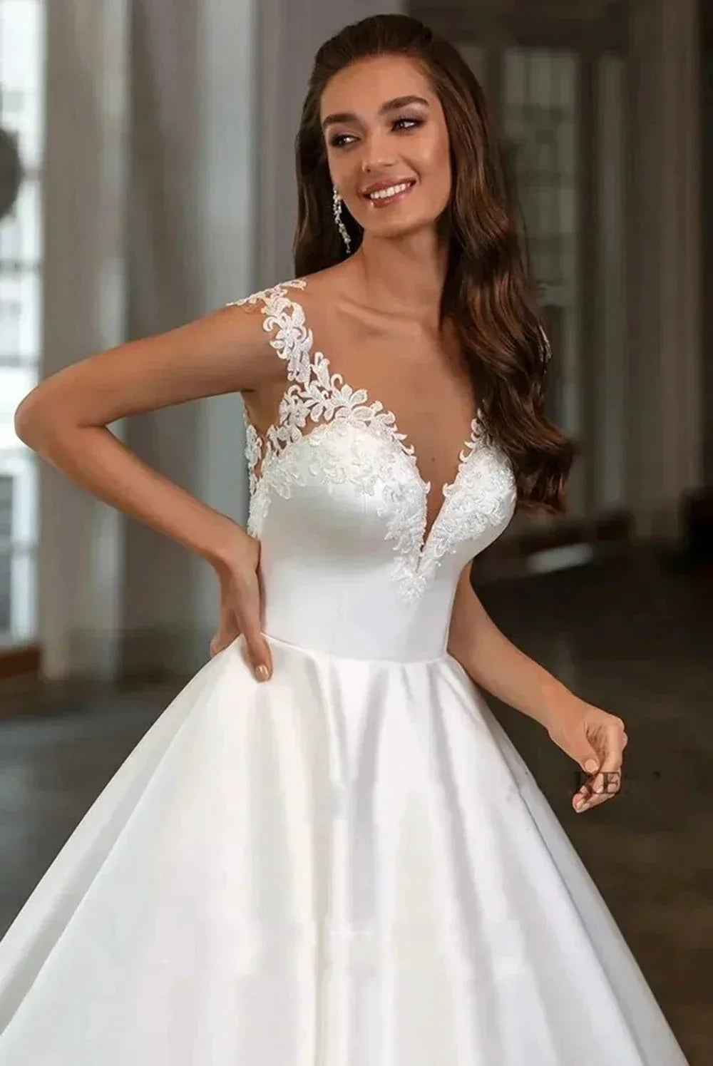 Boho Satin Wedding Dresses A line Lace Appliques Bridal Gowns Elegant V Neck Princess Wedding Party Gowns (ZD13517)