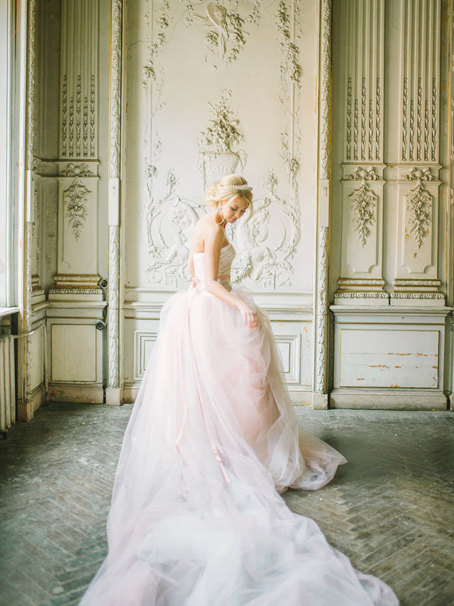 Strapless Pink Ruffles Wedding Dresses New Arrival Sleeveless Bridal Gowns with long Train