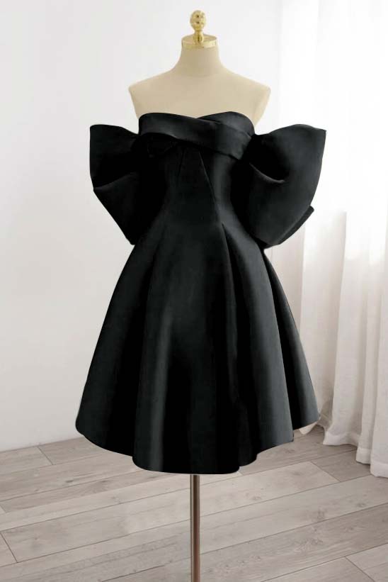 Strapless Sleeveless Short Homecoming Dress With Bowknot Pleated