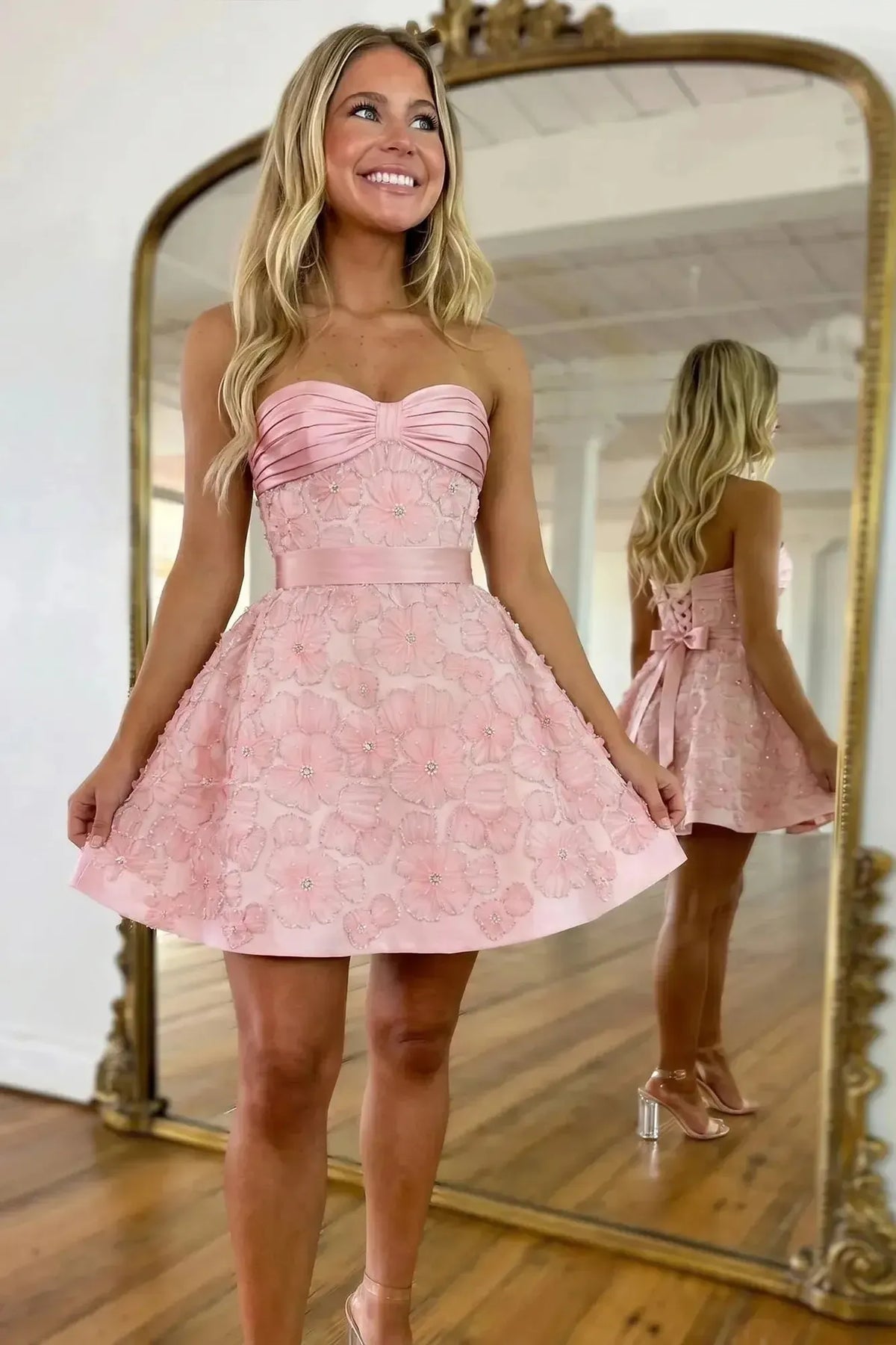 Suzhoufashion Strapless Sweetheart 3D Floral Mini Dress with Lace-Up Back Homecoming Dresses