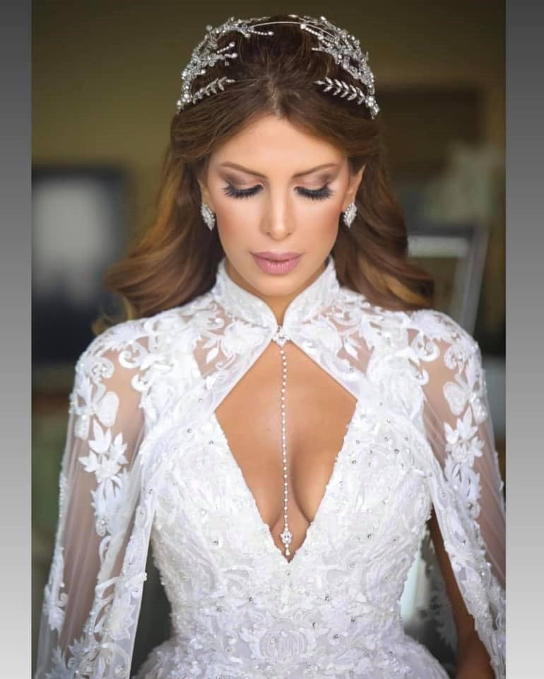 Straps V-neck Beads Appliques A-line Beach Wedding Dresses | Bridal Gowns with Lace Cape