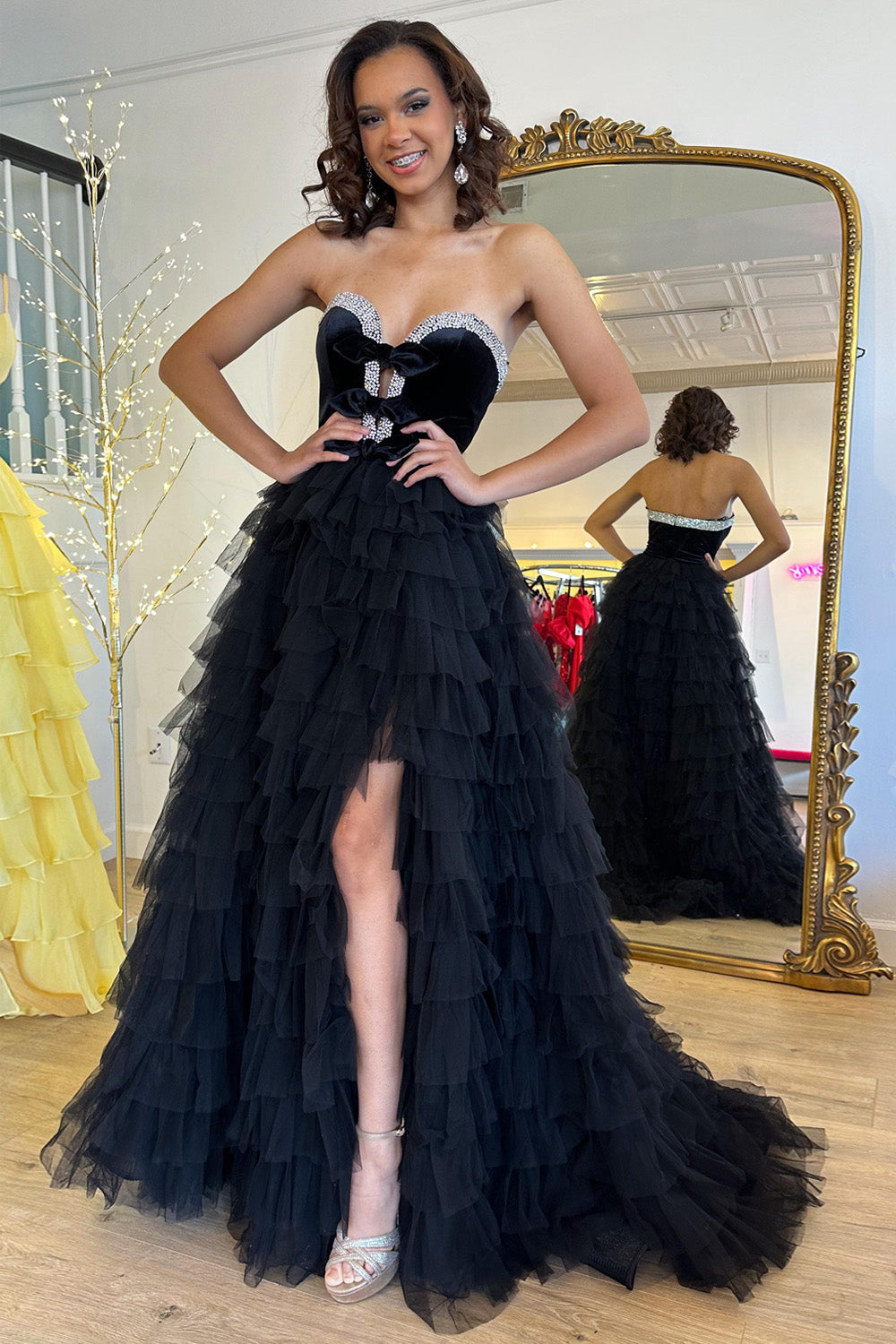 Stunning Black A-Line Sweetheart Long Ruffle Tulle Prom Dress With Beading - VelvetHem