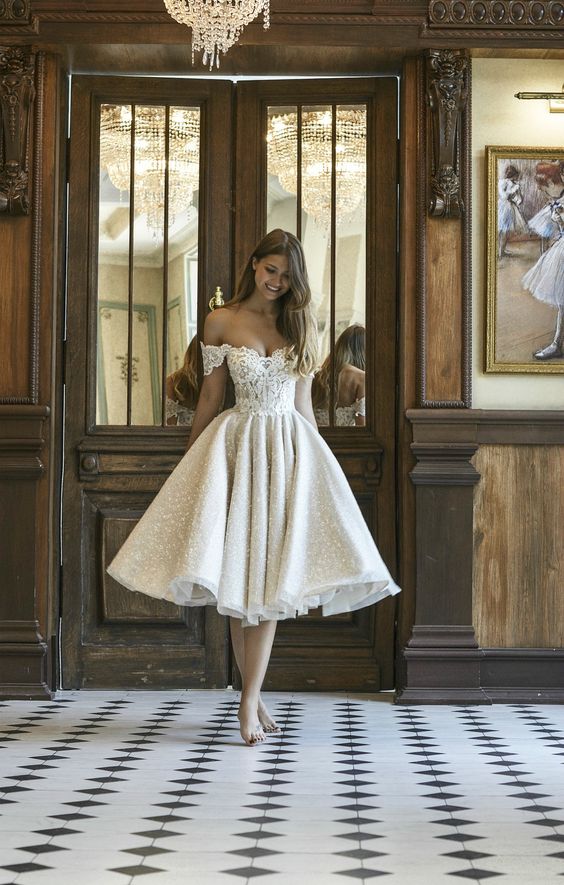 Stylish Off-the-Shoulder Lace Appliques Short Beach Wedding Dress Glitter Sequins Dress for Bride