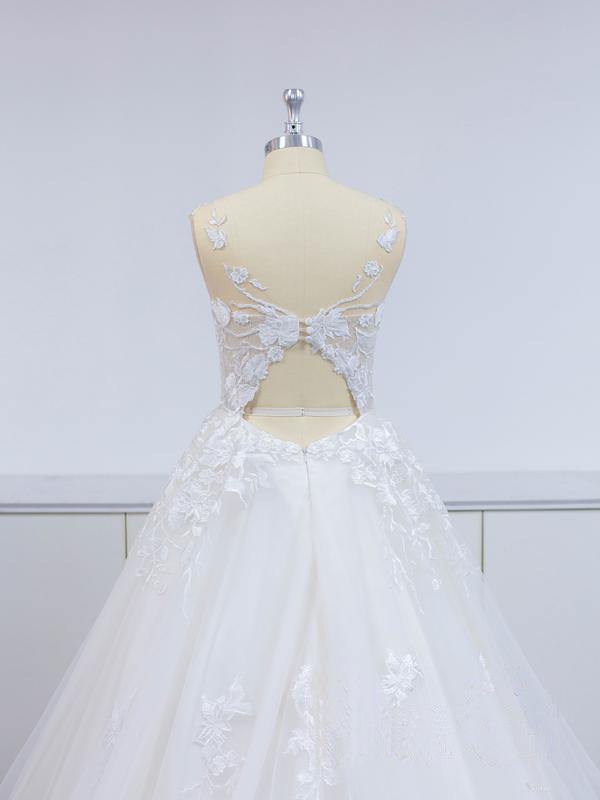 Stylish V-Neck A-line Beach Wedding Dress Tulle Floral Lace Sleeveless Beach Bridal Dress