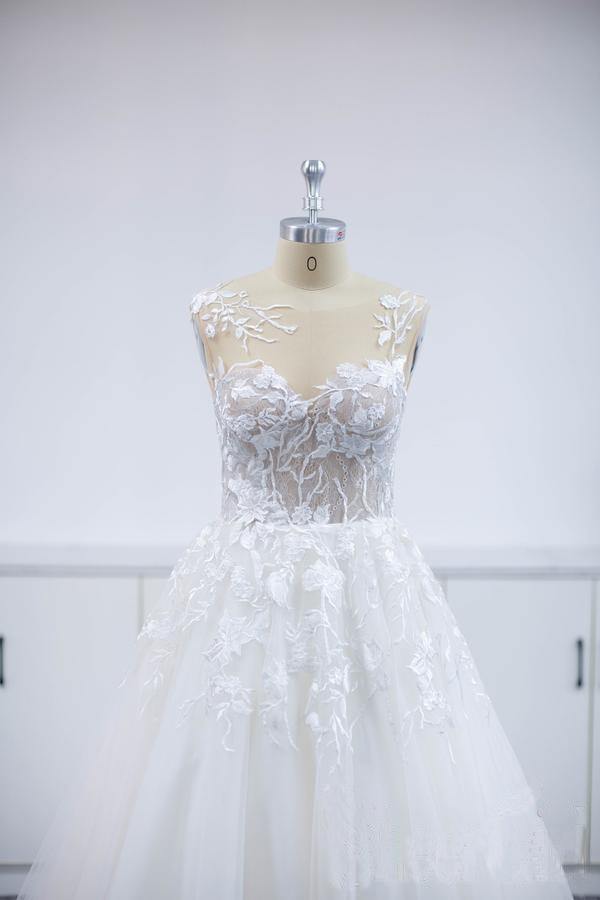 Stylish V-Neck A-line Beach Wedding Dress Tulle Floral Lace Sleeveless Beach Bridal Dress