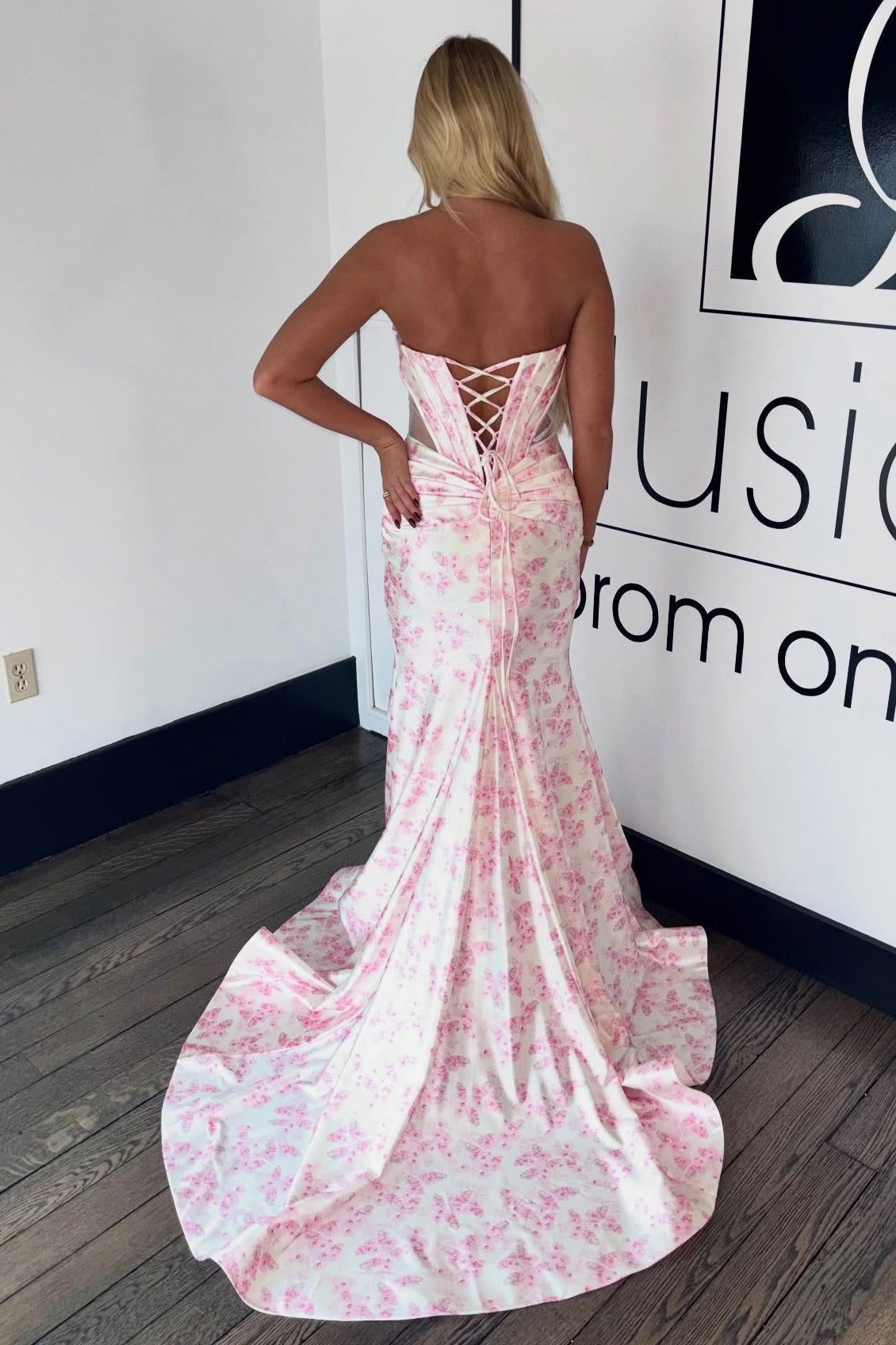 Stylish Mermaid Sweetheart Pink Floral Printed Long Prom Dress with Slit - View 3 | VelvetHem