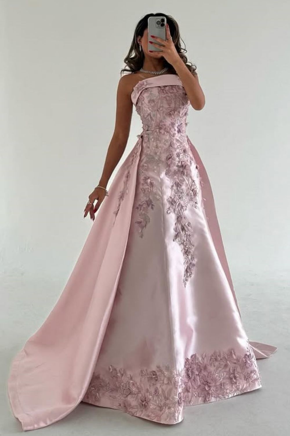 Suzhoufashion Luxurious A-Line Strapless Satin Pink Party Dress With Court Train Appliques Formal Evening Gown