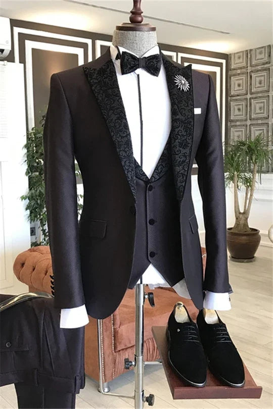 Suzhoufashion Peaked Lapel Three Pieces Men Suits