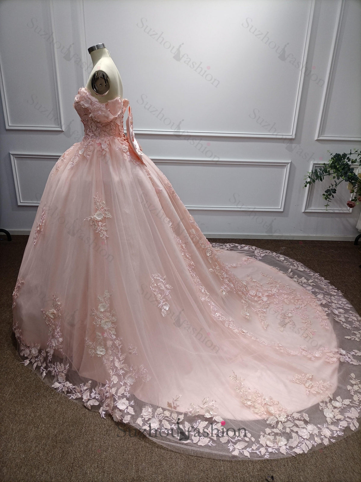 Suzhoufashion Pink Quinceanera Dress Lace Appliques Ball Gown Off the Shoulder Sweet 16 Dress
