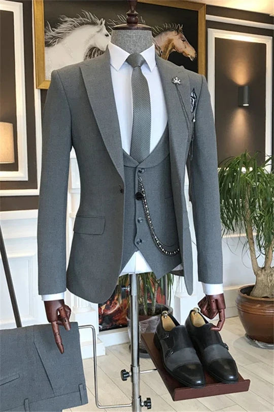 Suzhoufashion Simple Grey Peaked Lapel Three Pieces Wedding Groom Suit