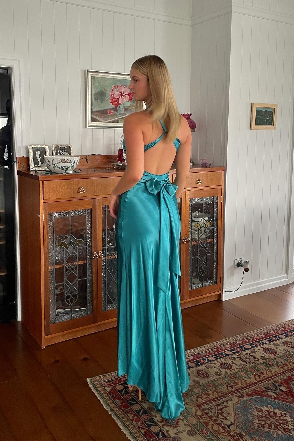 Suzhoufashion Stylish Sheath V Neck Green Long Party Dress With Open Back Bowknot Formal Evening Gown