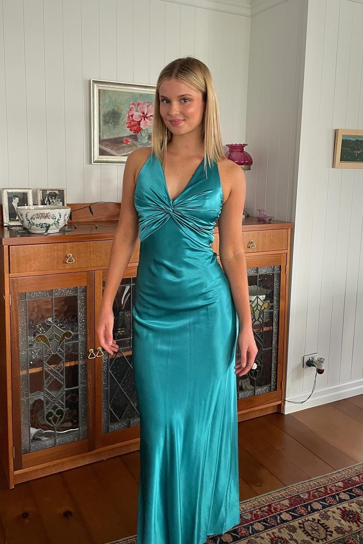 Suzhoufashion Stylish Sheath V Neck Green Long Party Dress With Open Back Bowknot Formal Evening Gown