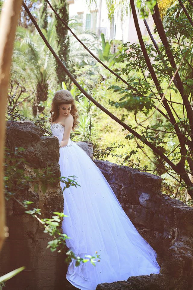 Sweetheart Crystal Tulle Ball Gown Wedding Dresses Lace-up Custom Made Princess Bridal Dresses with Crystals MH004