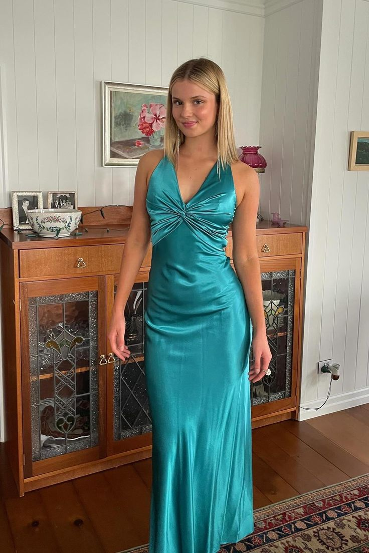 V Neck Green Backless Long Prom Dress Sexy Party Evening Dress - VelvetHem