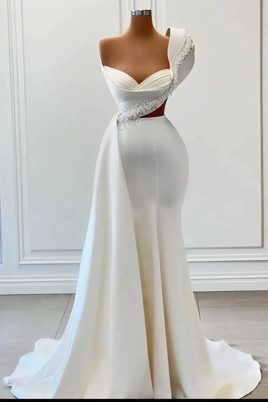 Fabulous One-Shoulder Sweetheart Sleeveless Wedding Dresses With Beads Y1761 by simplepromdress