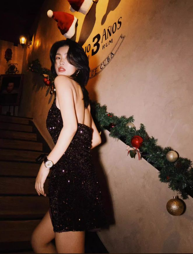 Elegant Halter Sleeveless Black Sequin Sheath Homecoming Dress Formal 21st Birthday Dress - View 3 | VelvetHem