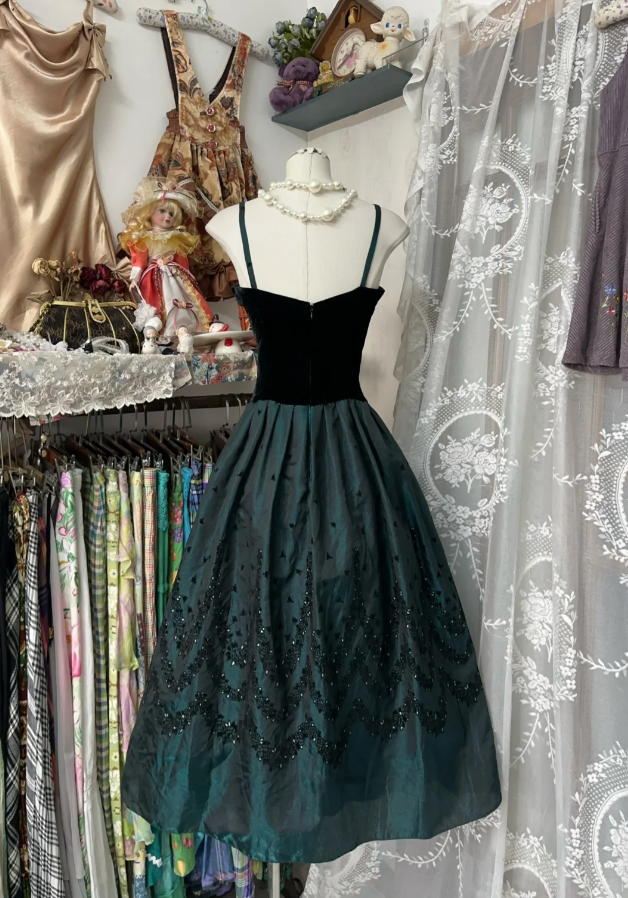 Vintage Green Spaghetti Straps Satin Beaded A Line Long Party Dress Prom Dresses - View 3 | VelvetHem