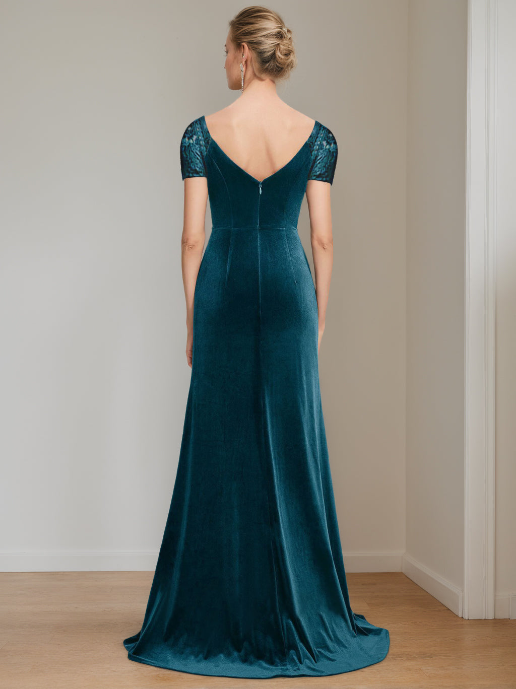 V Neck Short Sleeved Velvet Mother of the Bride Gown with Ruffles and Appliques in Trumpet Mermaid Style