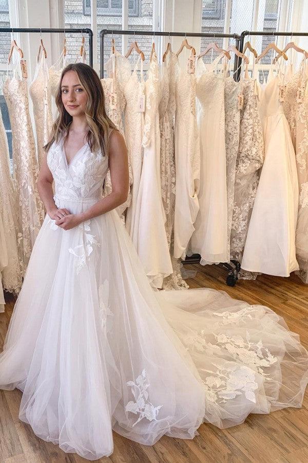 V neck Floral Lace Tulle Sleeveless Wedding Dress