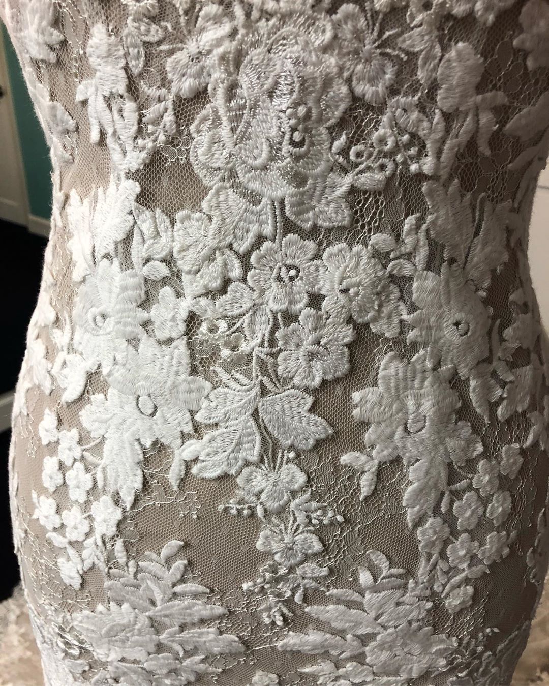 V-neck Mermaid Appliques Sleeveless Marvelous Lace Beach Wedding Dresses