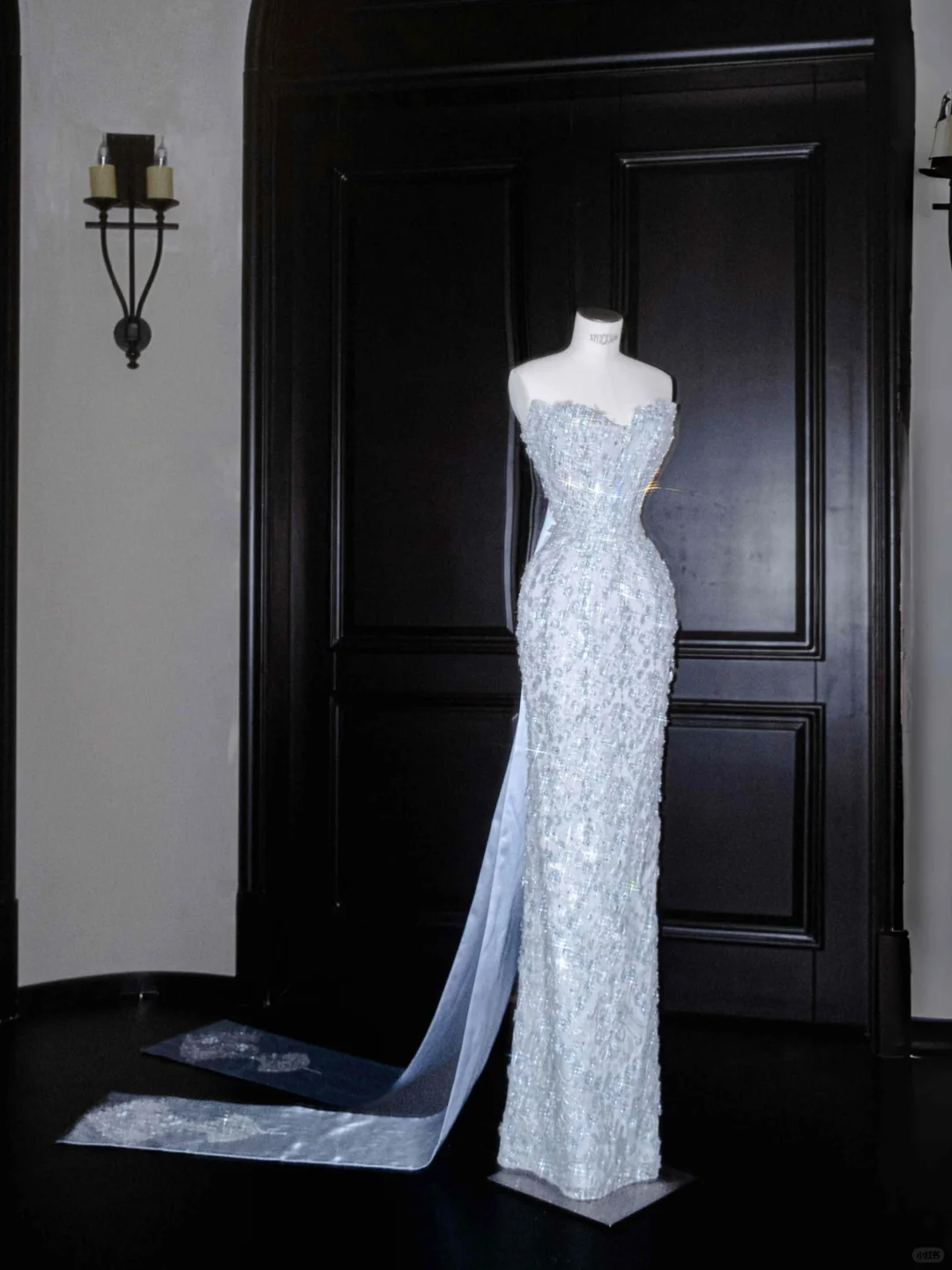 Glamorous Blue Strapless Sequins Beaded sheath Long Prom Dress Evening Dress Y8654 - VelvetHem