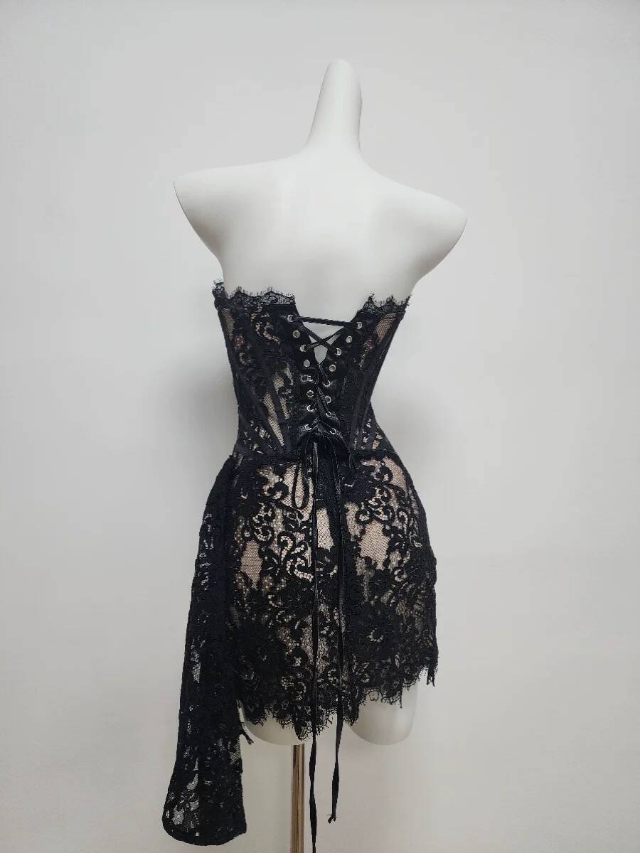 Sexy Burgundy Strapless Lace Sheath Short Cocktail Dress Homecoming Dress - View 9 | VelvetHem