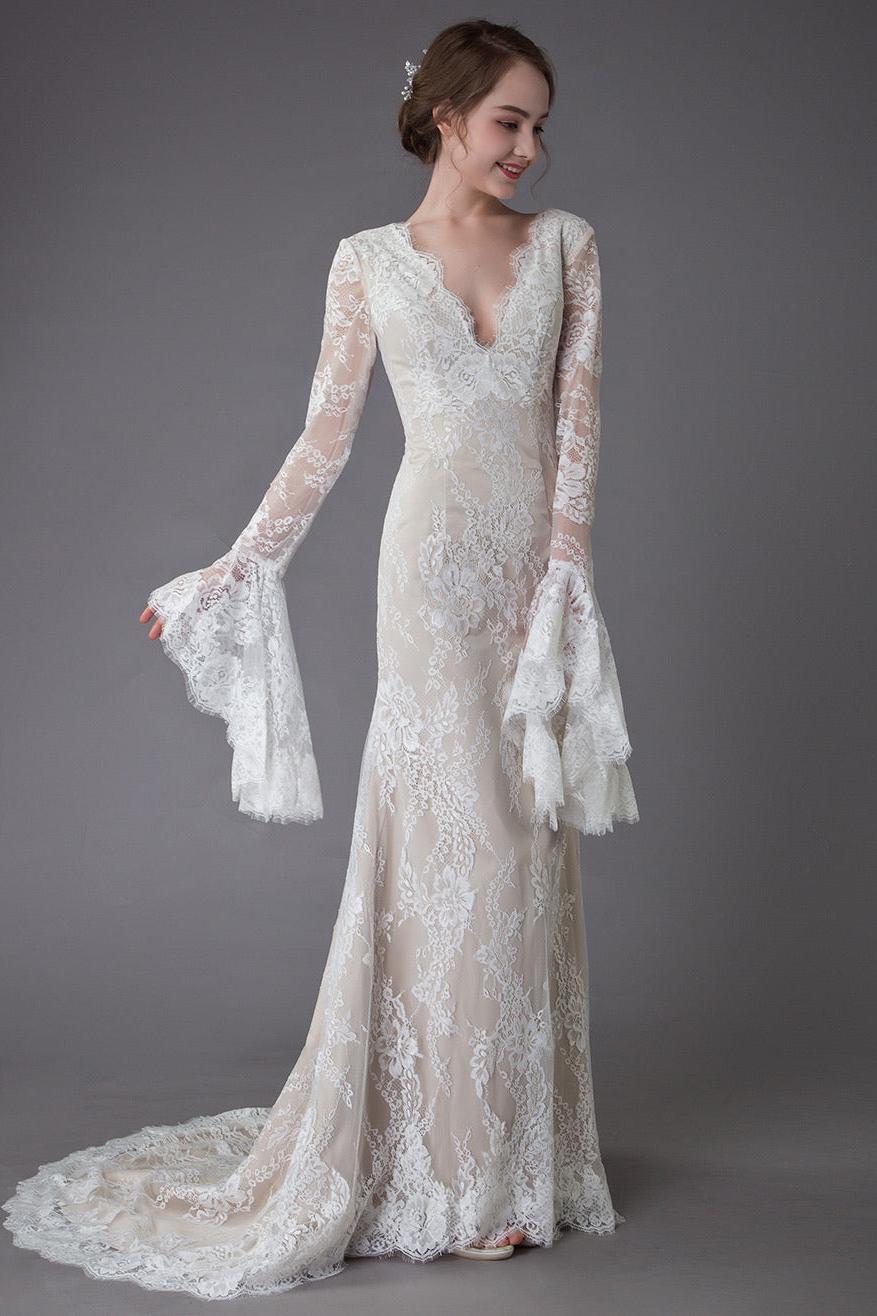 Vintage Deep V Neck Long Sleeves Lace A-Line Beach Wedding Dresses
