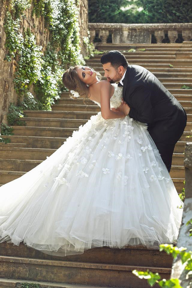 Vintage Sweetheart Tulle Ball Gown Wedding Dress with Flowers Lace Custom Made Bridal Gowns