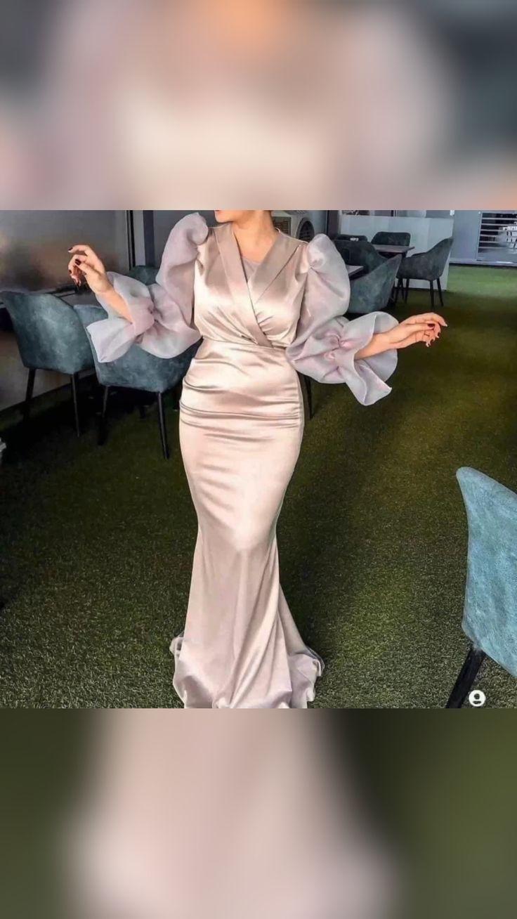 New Arrival Satin V Neck Evening Dress Long Sleeve Dubai Evening Gowns Y4940 - VelvetHem