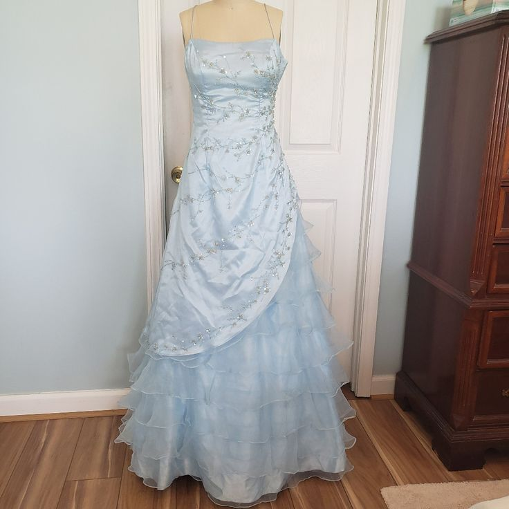 Elegant Light Blue Tulle Sequins Beaded Evening Dress Layered A Line Party Prom Dress - VelvetHem