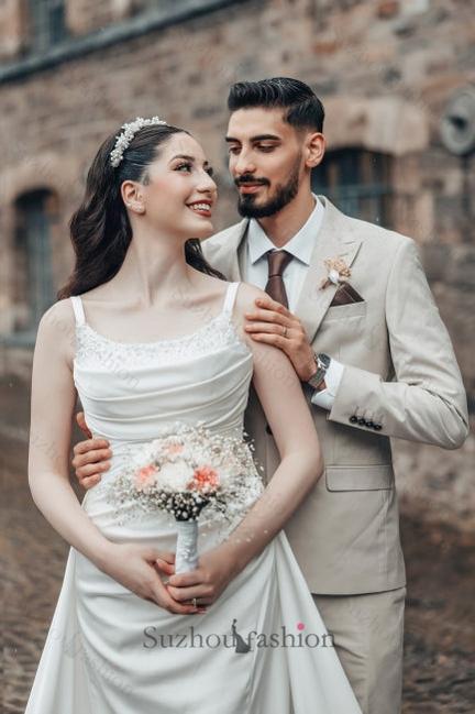 White Beach Wedding Dress A Line Spaghetti Strap Square Sleeveless Ruffle Sweep Train Satin Bridal Gown With Slit