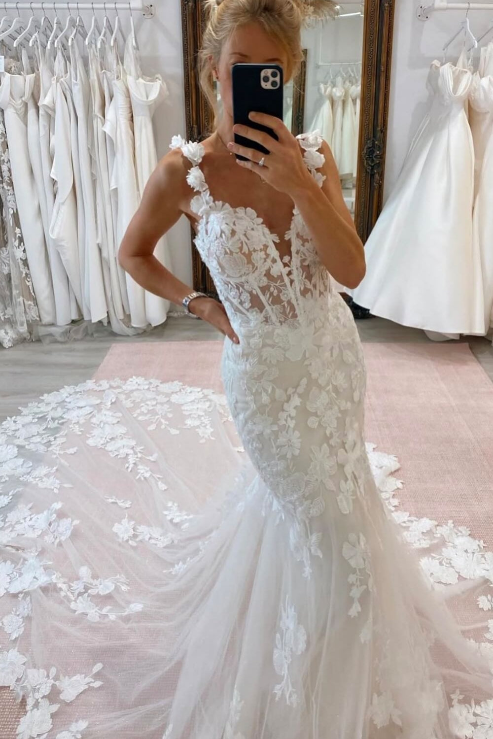 White Beach Wedding Dress Lace Mermaid V Neck Spaghetti Strap Sequined Sleeveless Cathedral Train Tulle Bridal Gown With Appliques