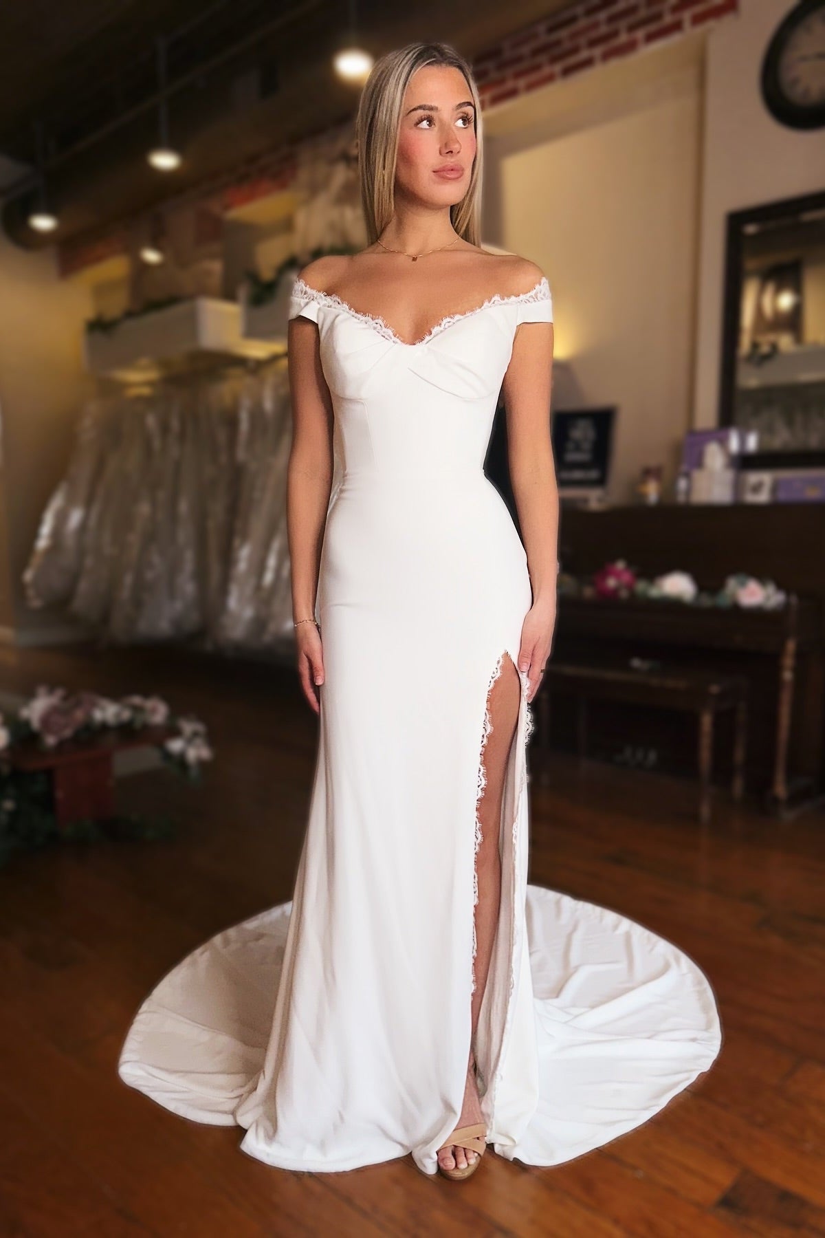 White Beach Wedding Dress Mermaid Strapless Off The Shoulder Front Split Long Satin Bridal Gown With Lace