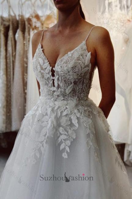White Beach Wedding Dress Spaghetti Strap Sleeveless Beaded Cathedral Train Lace Long Tulle Bridal Gown