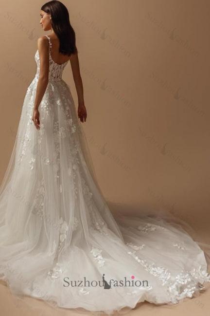 White Beach Wedding Dress Square Spaghetti Strap A Line Sleeveless Court Train Tulle Bridal Gown With Appliques