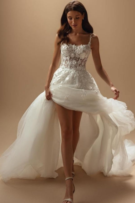White Beach Wedding Dress Square Spaghetti Strap A Line Sleeveless Court Train Tulle Bridal Gown With Appliques