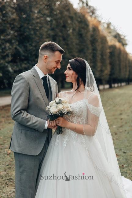 White Beach Wedding Dress Sweetheart Spaghetti Strap Off The Shoulder Sleeveless Lace Ball Gown Long Tulle Bridal Gown With Appliques