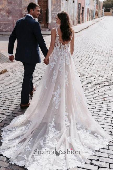 White Beach Wedding Dress V Neck Spaghetti Strap A Line Court Train Tulle Lace Split Bridal Gown With Appliques