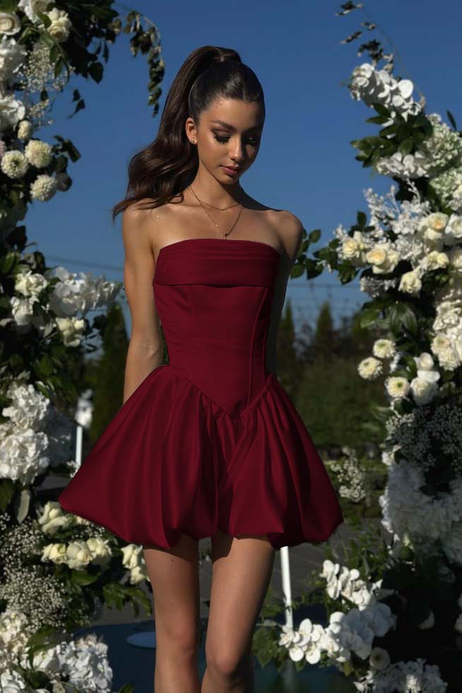 White Strapless Sleeveless Short Homecoming Dress With Pleated