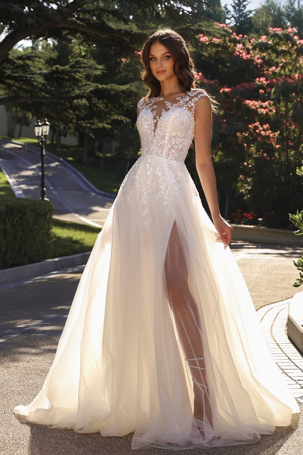 White Wedding Dress A Line Crew Sleeveless Lace Sweep Train Tulle Bridal Gown With Slit