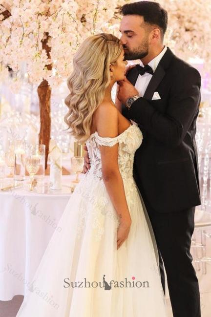 White Wedding Dress A Line Sweetheart Off The Shoulder Lace Court Train Tulle Bridal Gown With Appliques