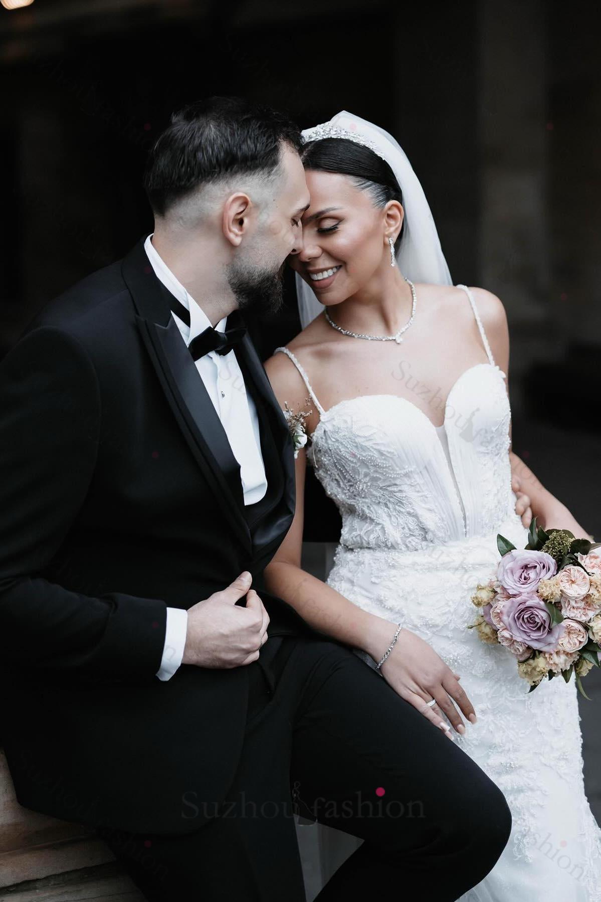 White Wedding Dress Mermaid Sweetheart Spaghetti Straps Sleeveless Beaded Sweep Train Tulle Bridal Gown