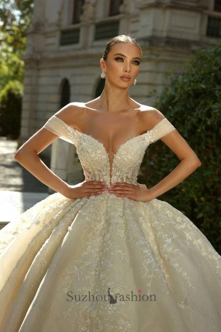 White Wedding Dress Off The Shoulder Sleeveless Sequined Ball Gown Tulle Bridal Gown With Appliques
