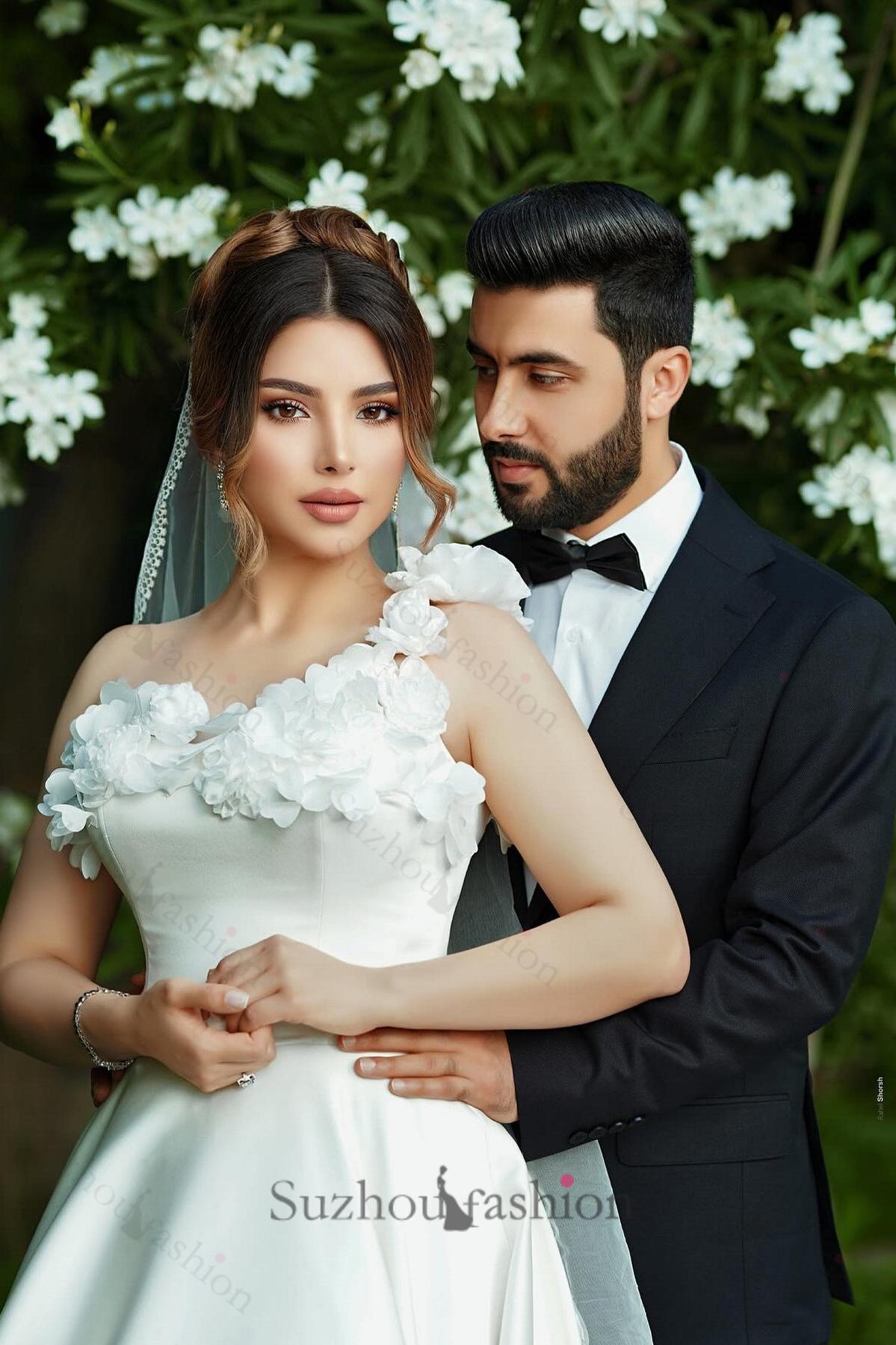White Wedding Dress One Shoulder Sleeveless Sweep Train Ball Gown Long Satin Bridal Gown With 3D Flowers