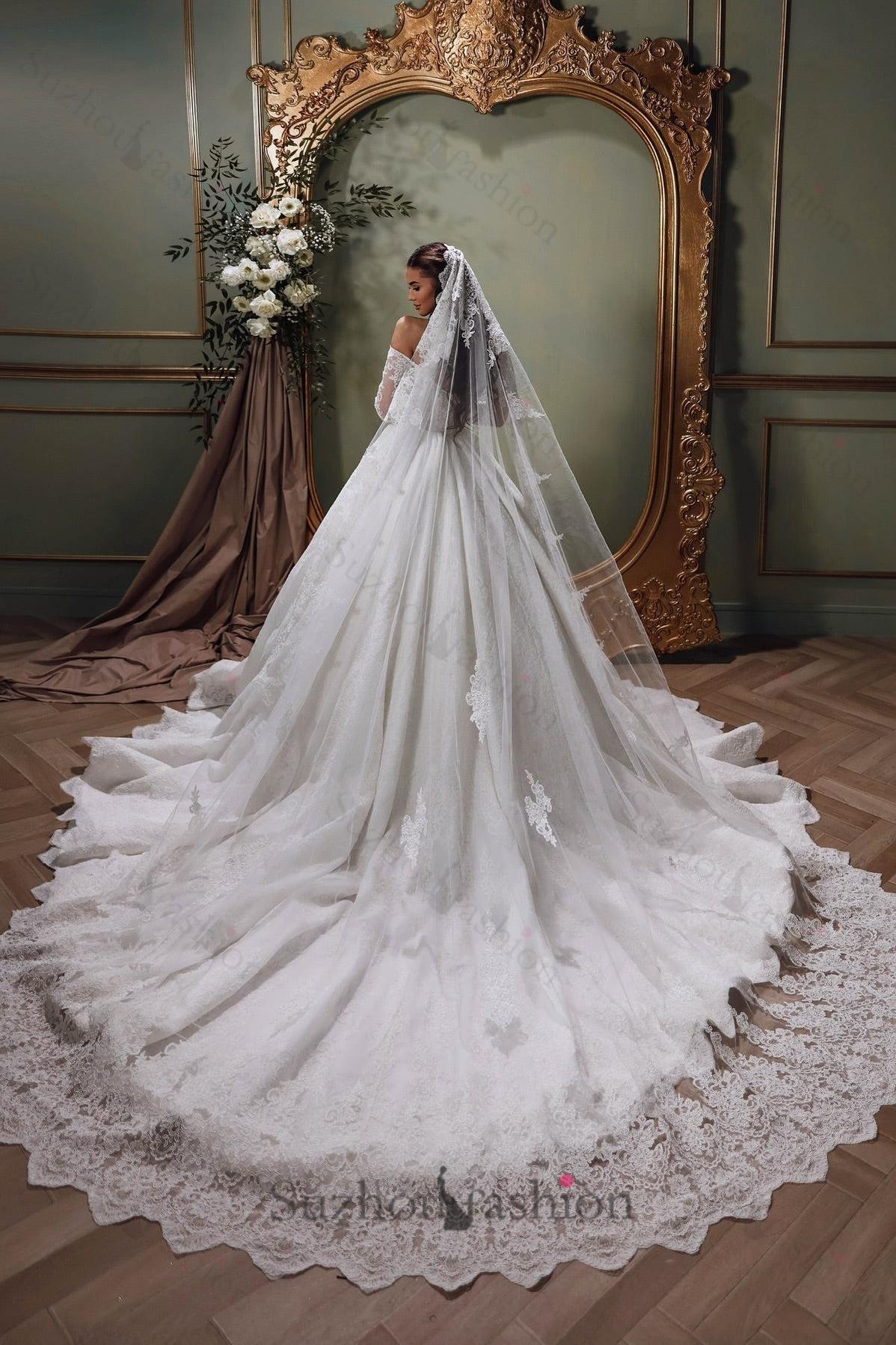 White Wedding Dress Sweetheart Off The Shoulder Long Sleeves Ball Gown Cathedral Train Lace Bridal Gown